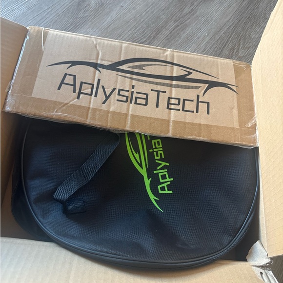 Portable EV Charger Level 1, 15Amp 110V, Electric Vehicle Charger 21Ft Extension - Picture 2 of 9